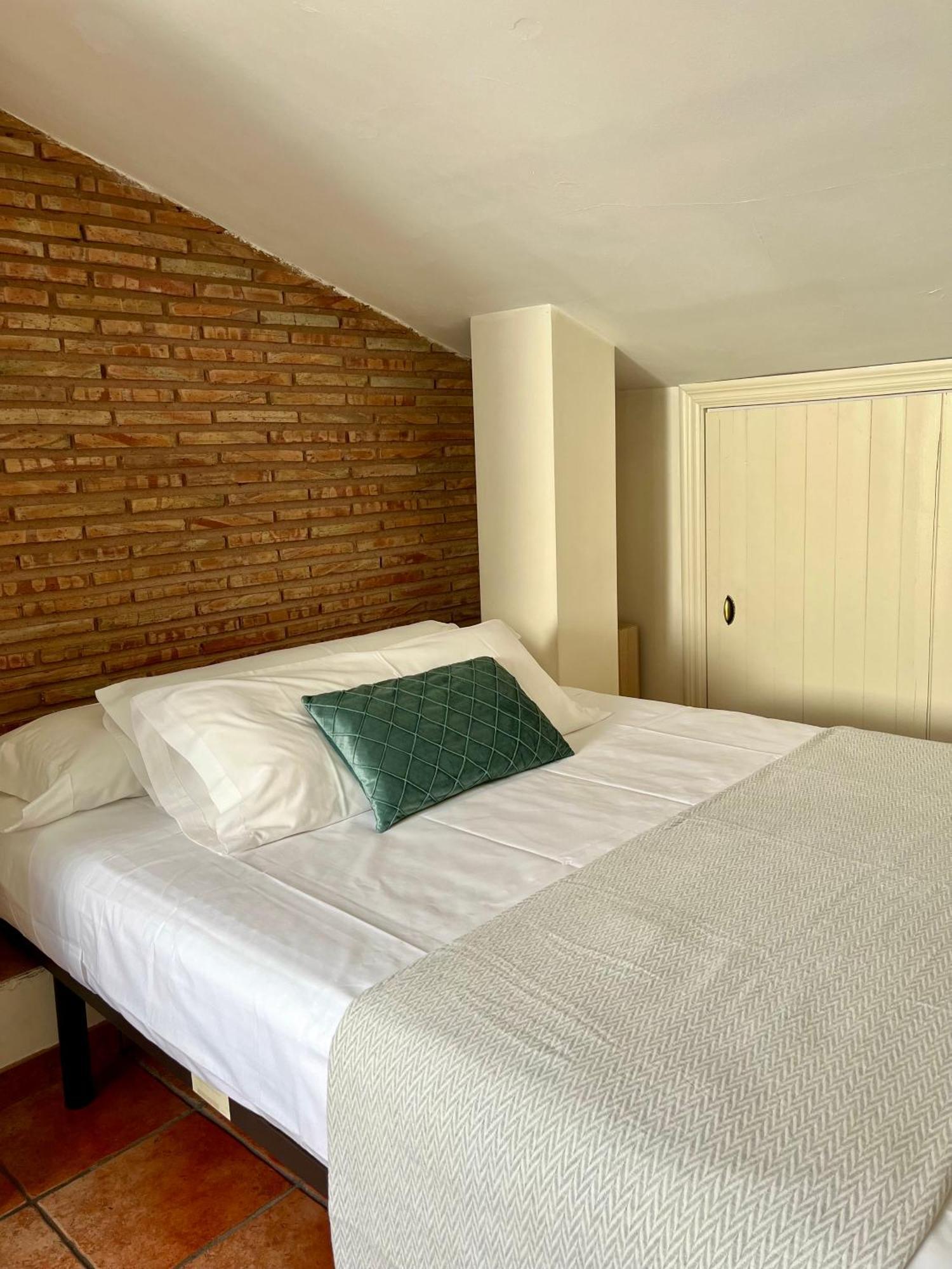 Apartamentos Ubaga Ezcaray Luaran gambar
