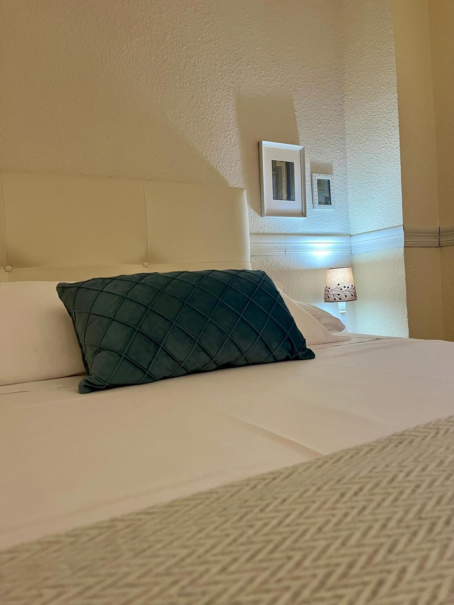 Apartamentos Ubaga Ezcaray Luaran gambar