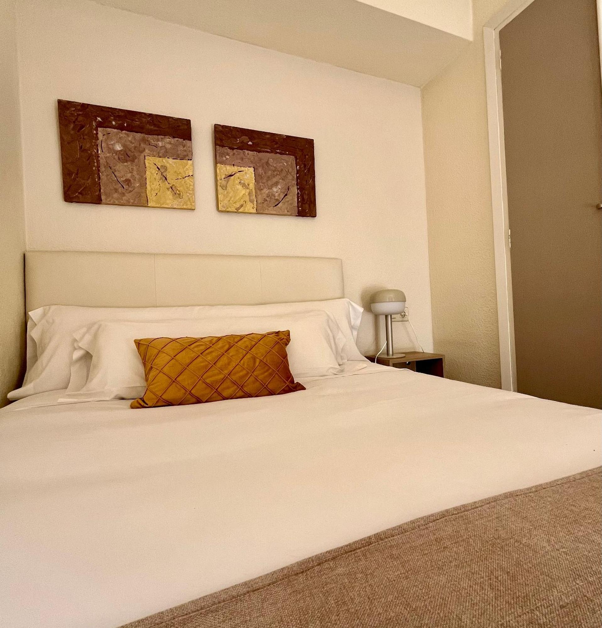 Apartamentos Ubaga Ezcaray Luaran gambar
